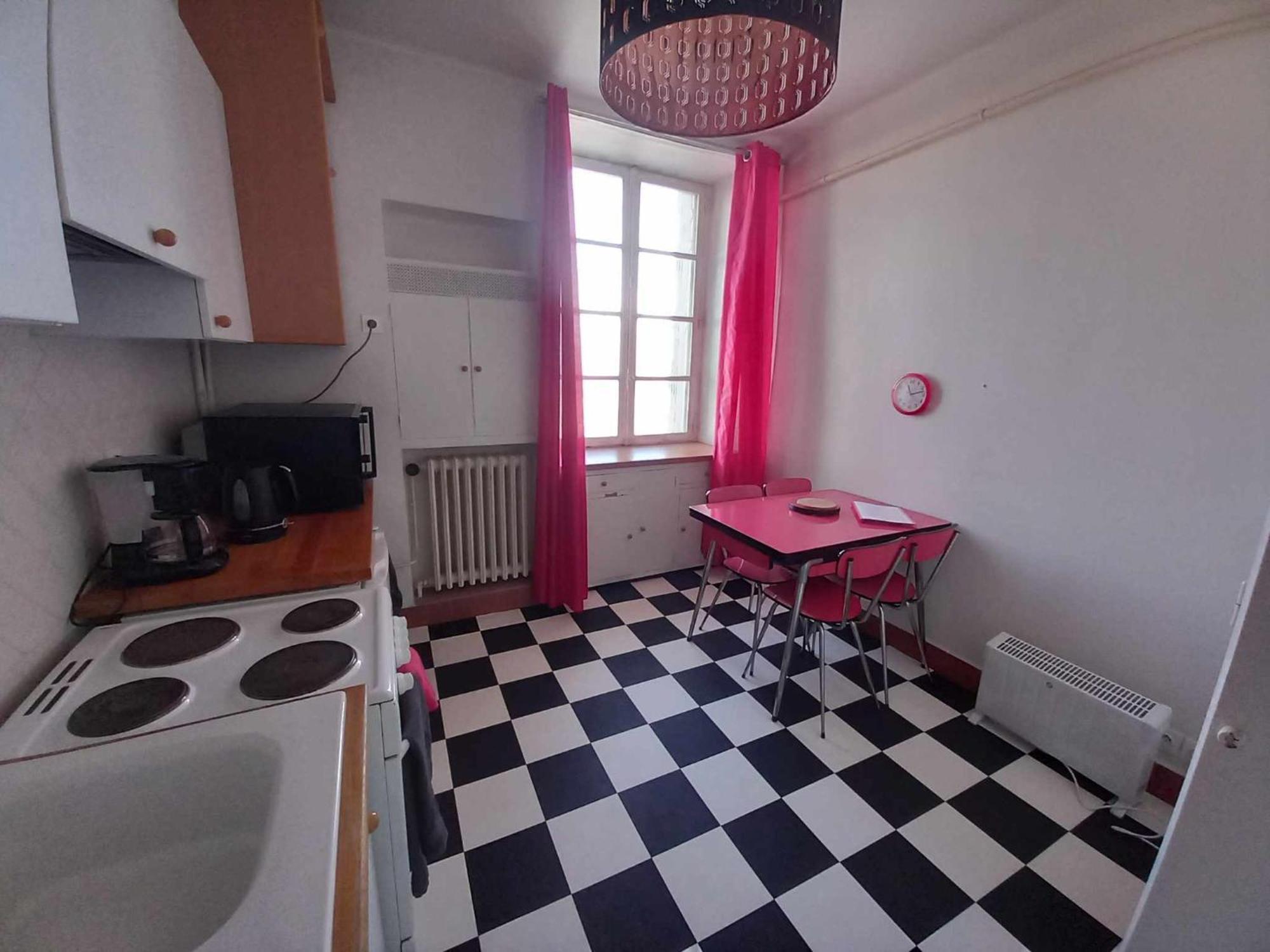 L'Appart De Babou Rez De Chaussee Parking Free Draps Wifi Thiers Dış mekan fotoğraf